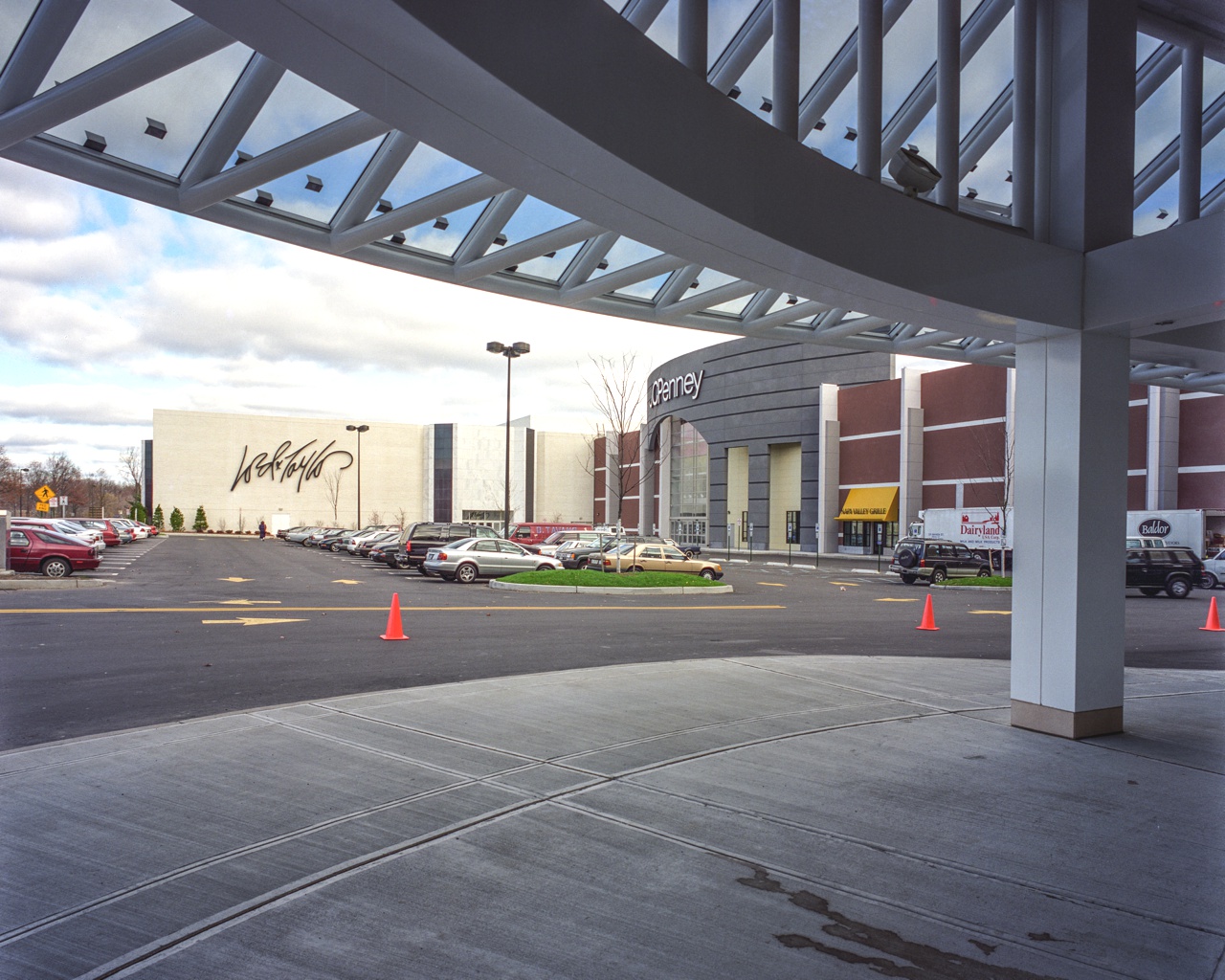 Shopping Center  Westfield Garden State Plaza